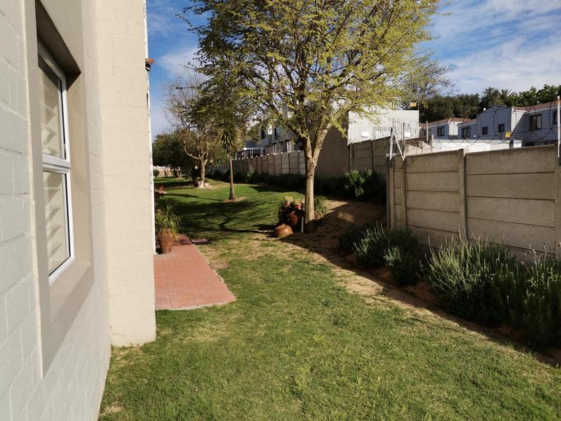 To Let 2 Bedroom Property for Rent in Vredekloof Western Cape
